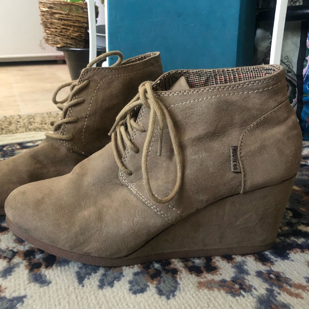 Tan boot wedges